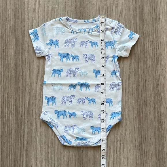 NWT Janie and Jack Animal Print Short Sleeve Onesie & Animal Socks Blue 3-6 M - Picture 5 of 13